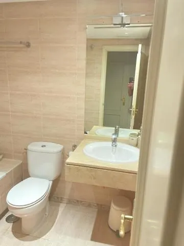 Hacienda Nagueles 1, 2 Bed 2 Bath, Large Terrace 400M From Beach Marbella Apartmán